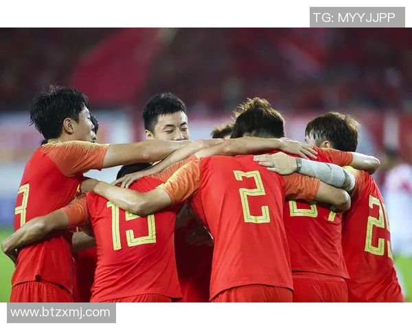 中国足球赛事直播进行时精彩瞬间不断引发球迷热情互动